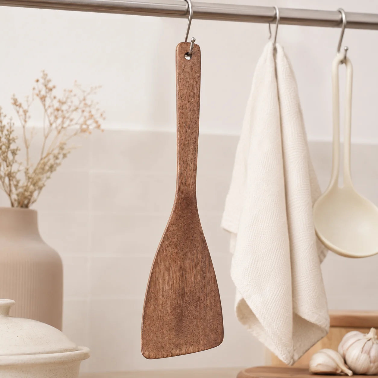 1 Wooden Shovel